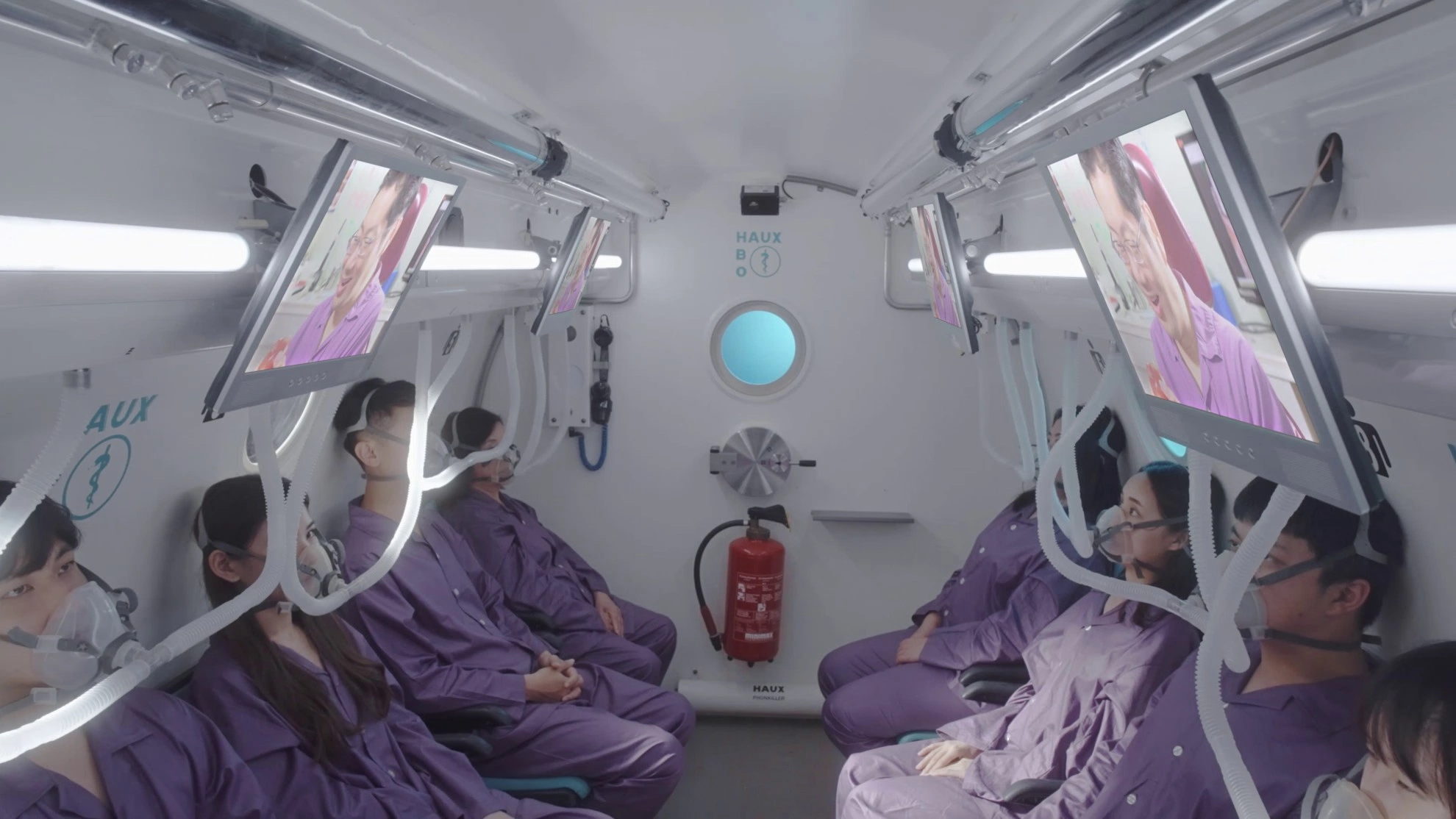 新當代牙醫 3500 萬德國 HAUX-STARMED 12 人座醫療級高壓氧艙外觀與艙內液晶電視 